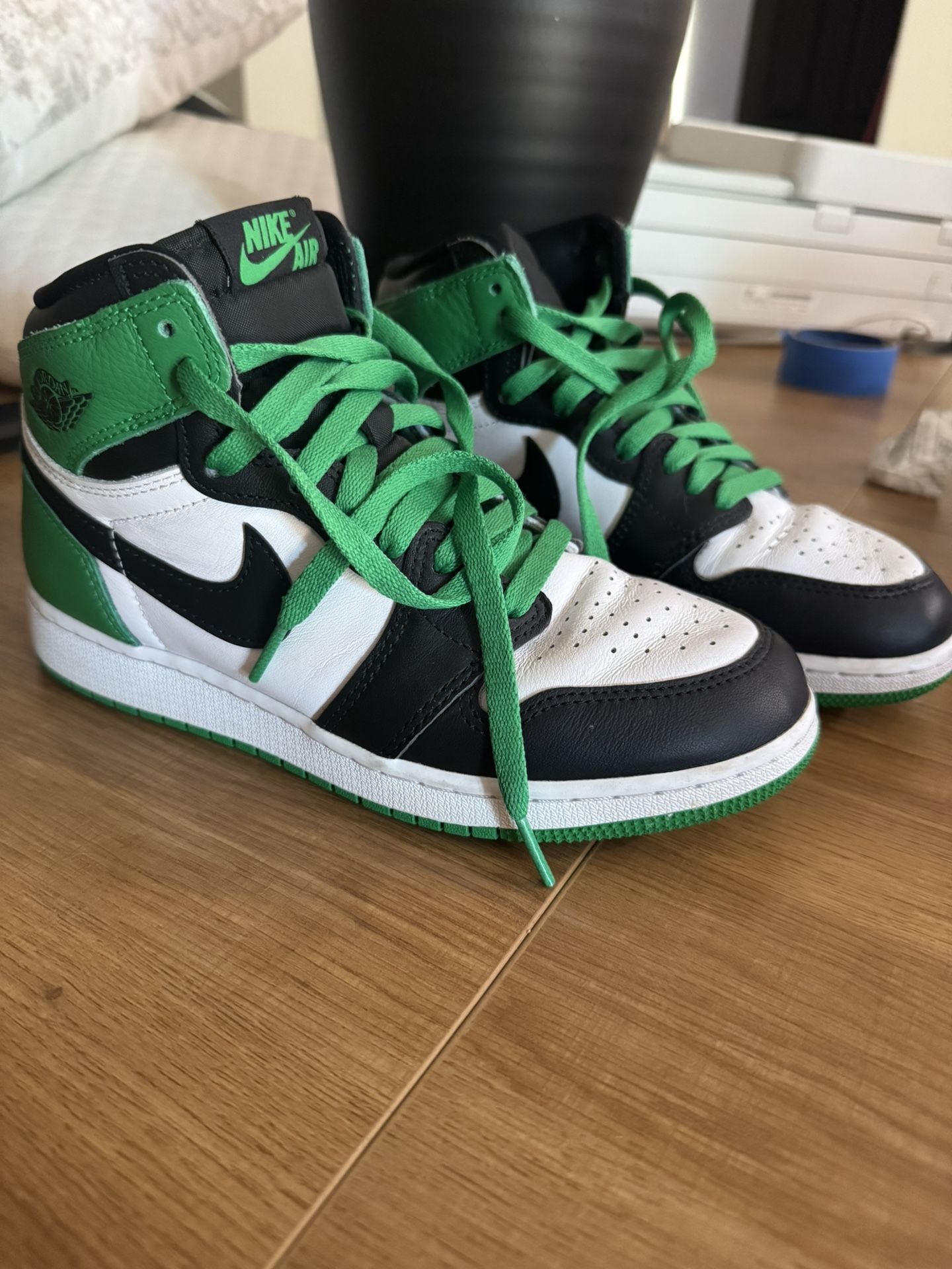 Jordan 1 Mid
