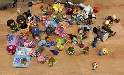 Huge Lot Of Disney Figures All For $25 Please Read Post Before Messaging 