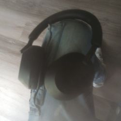 300$ Sony Headphones For 150$