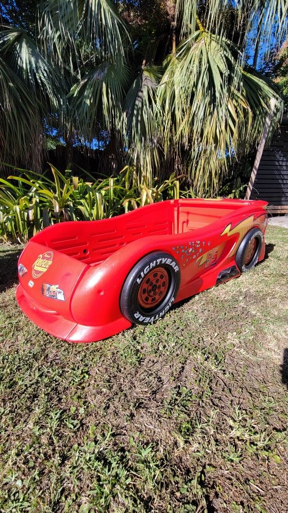 Lightning McQueen Twin Bed