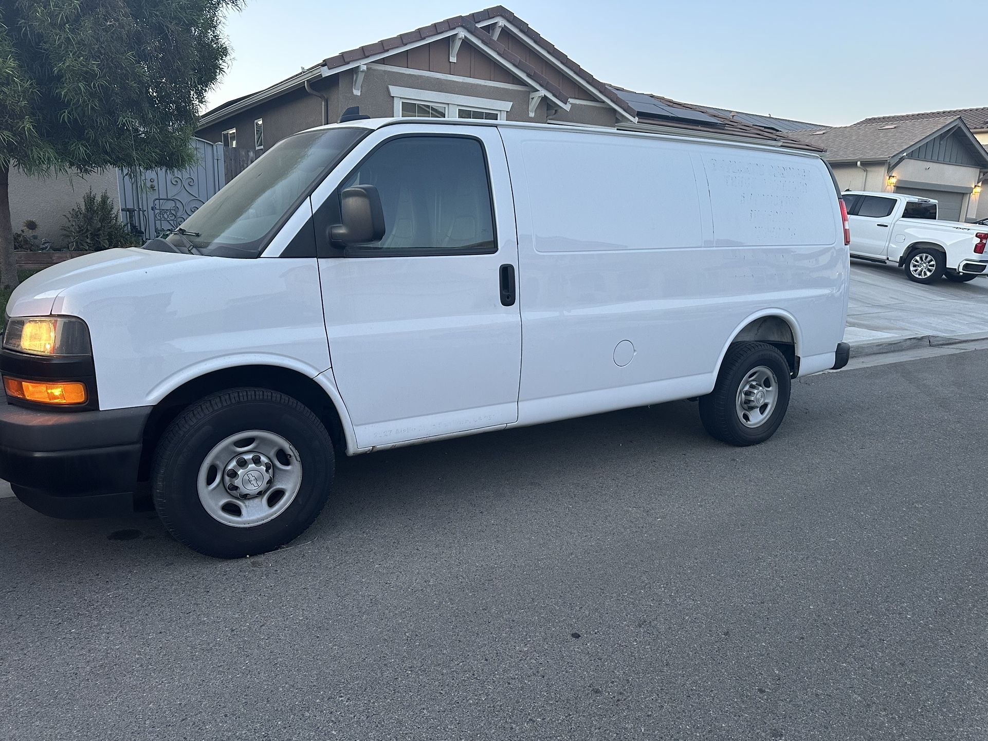 2019 Chevrolet Express 2500