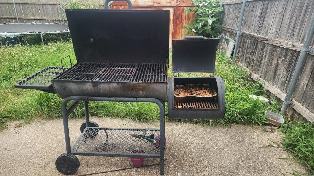 BBQ Grill And Smoker