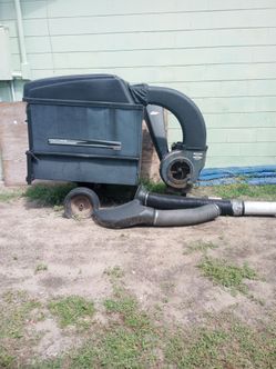 Leaf vacuum/ chipper