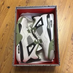 Wmns  Air Jordan 4 Retro “Seafoam” size 10.5