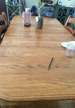 5ft table expands 7ft 6 chairs