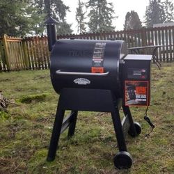 Special Edition Traeger Pro 575 PELLET SMOKER, GRILL .