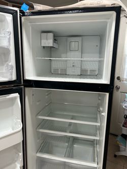 Frigidaire Stainless Steel Refrigerator w/ Ice Maker – 30” Wide