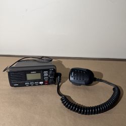 Uniden UM380 Marine VHF Radio – With Mic 