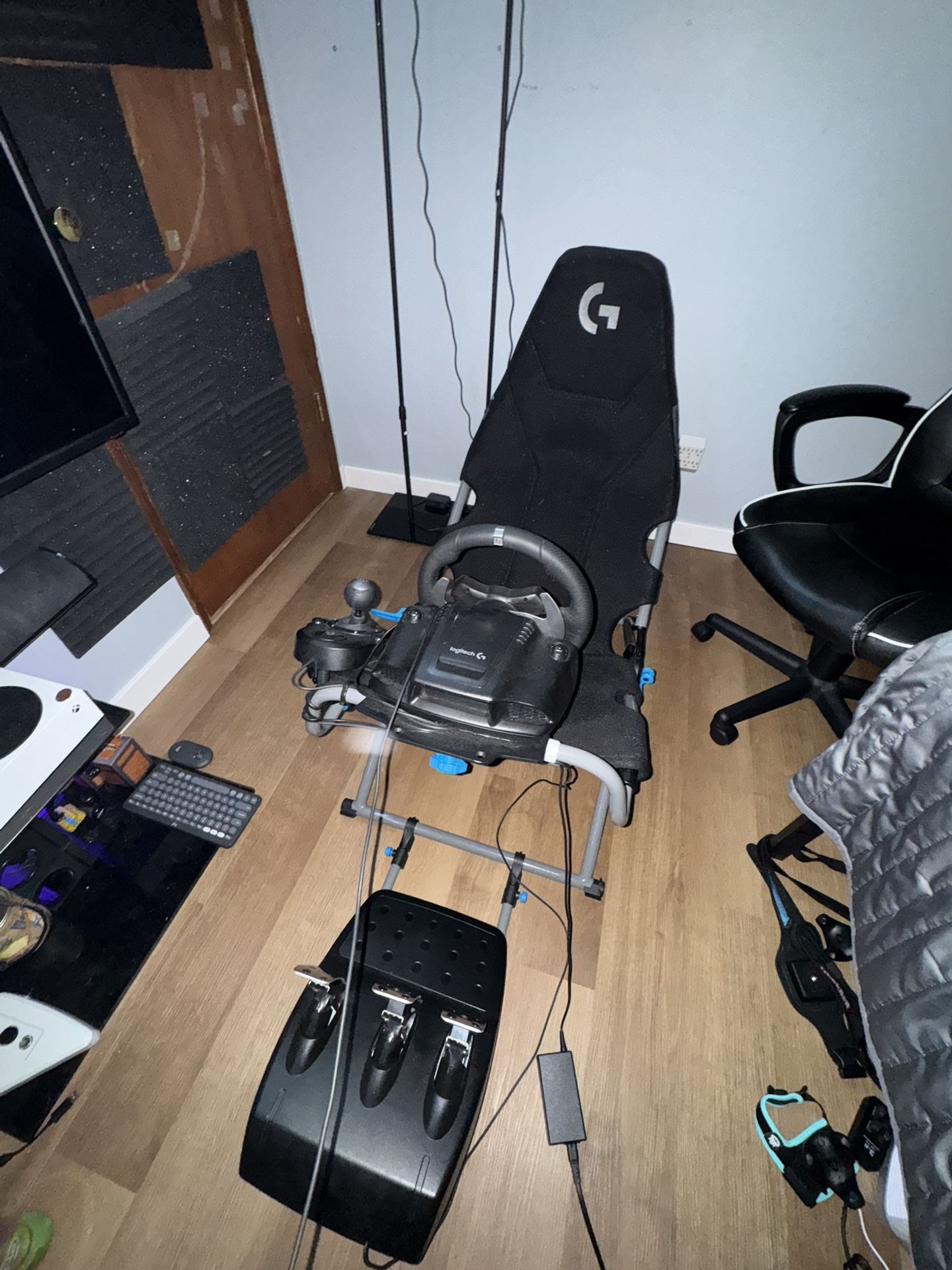G920 Xbox Racing Wheel And Logitech Seat