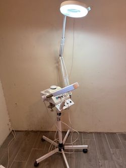 Máquina de Estética Facial Profesional 3 en 1 – Facial Steamer + High Frequency + Magnifying Lamp