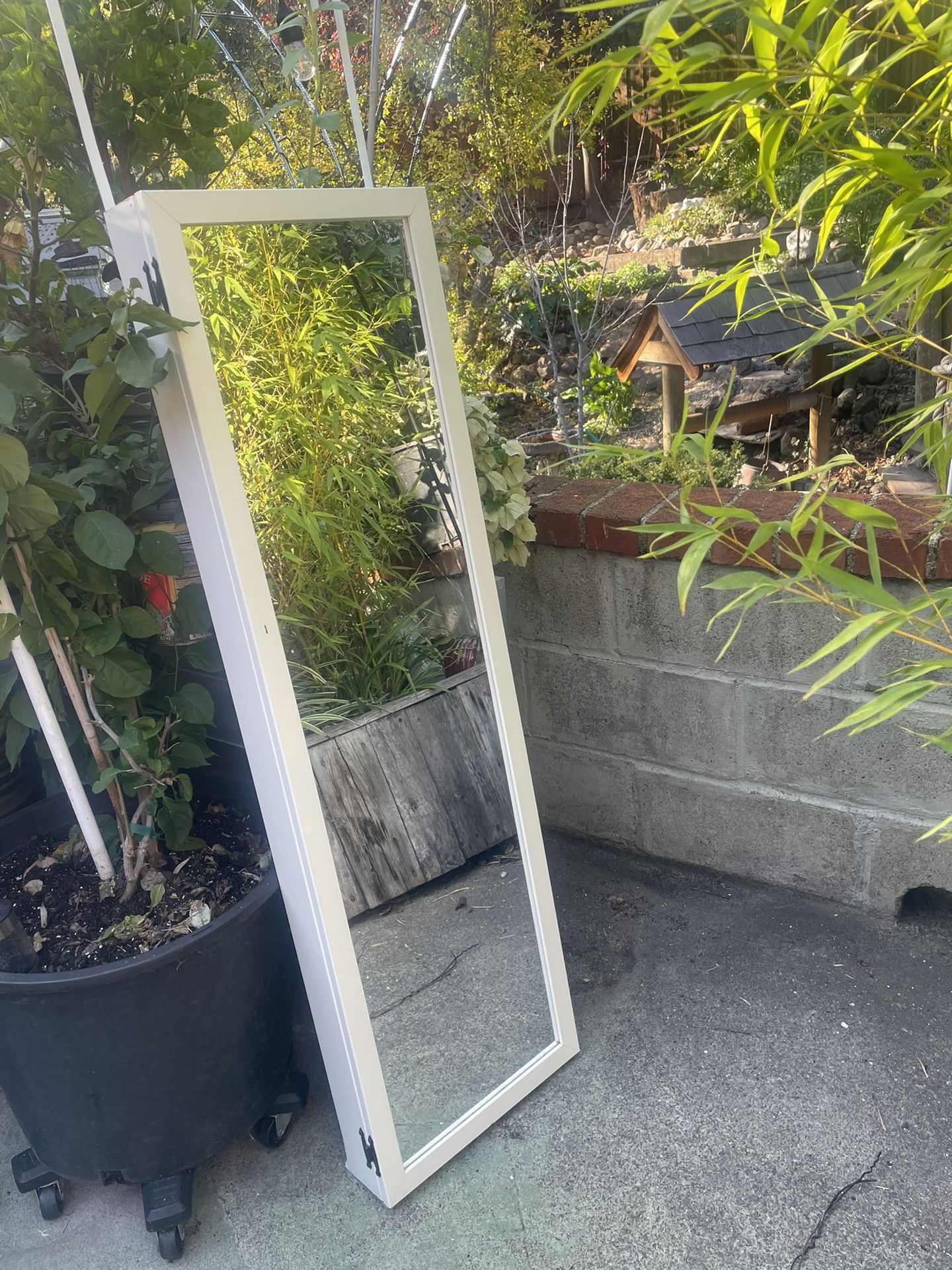 Jewerly Cabinet With Mirror