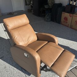 Brand NEW Recliner Chair