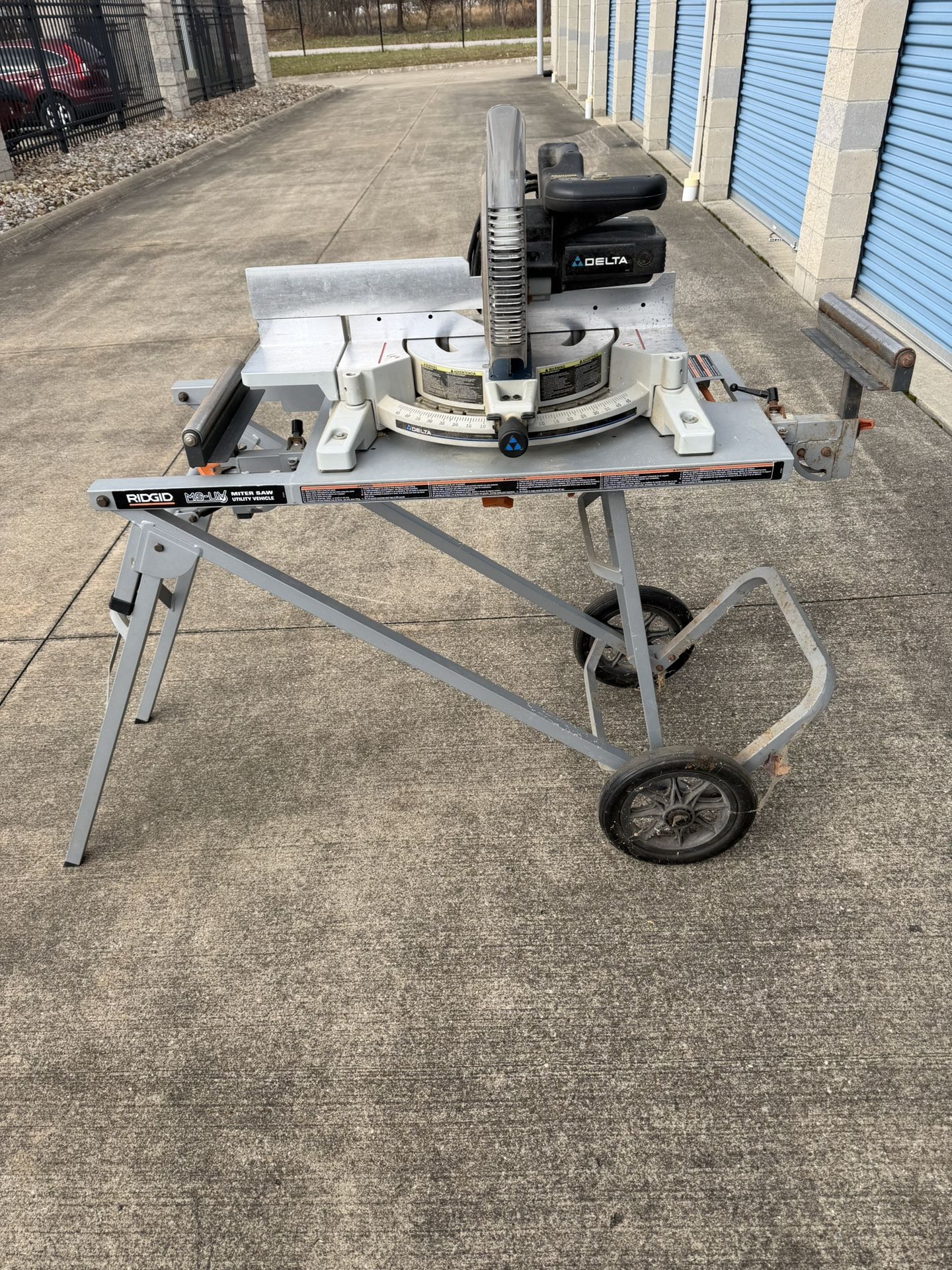 Delta 12” Miter Saw With Heavy Duty Rigid Stand 