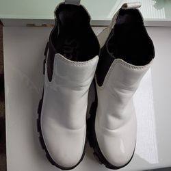 Beautiful White Circus Boots With Black Soles 