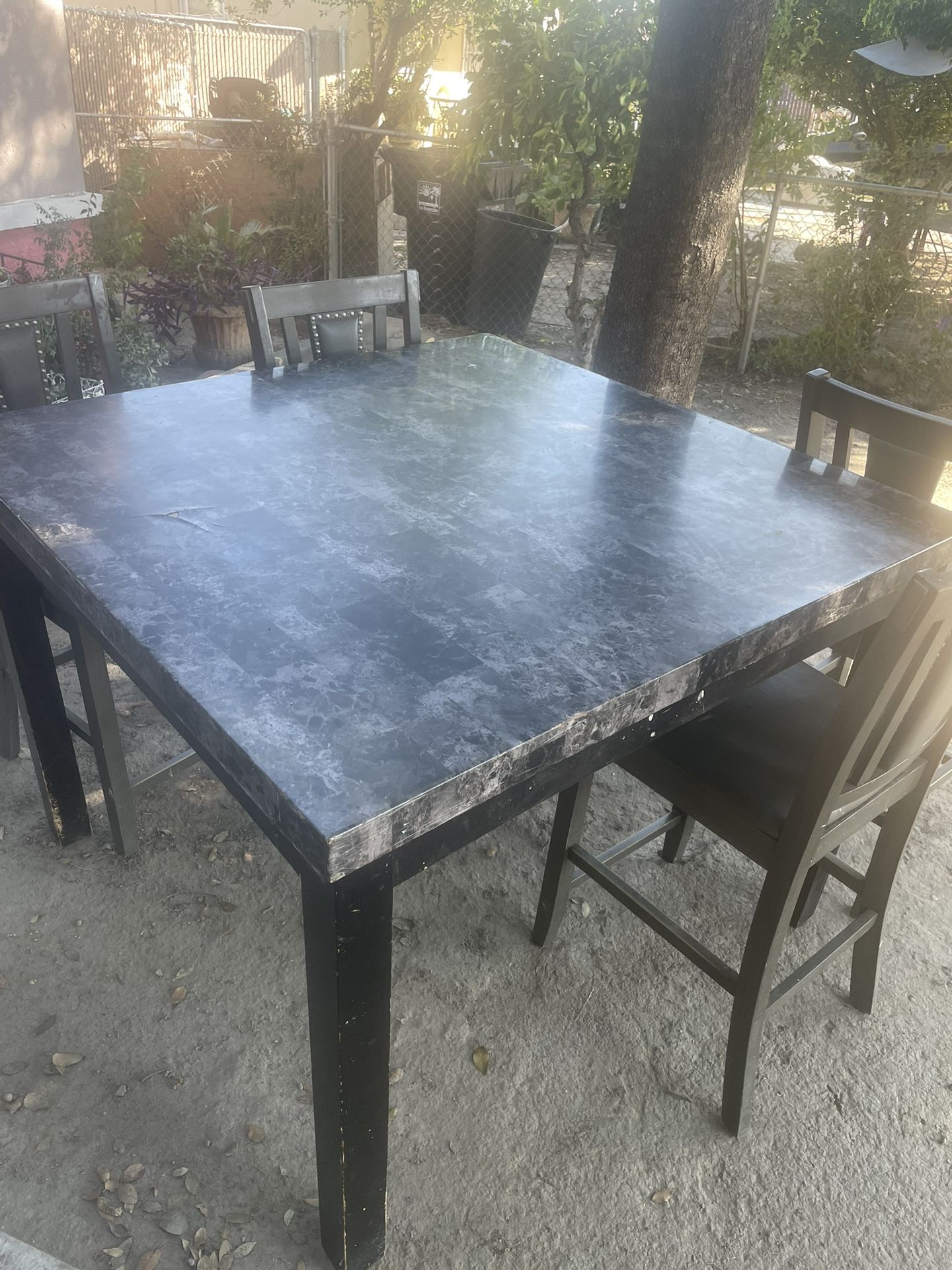 Medium Table
