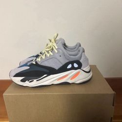Yeezy Wave Runner Size 9.5 