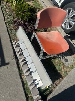 Free Chairs, Light, Hooks