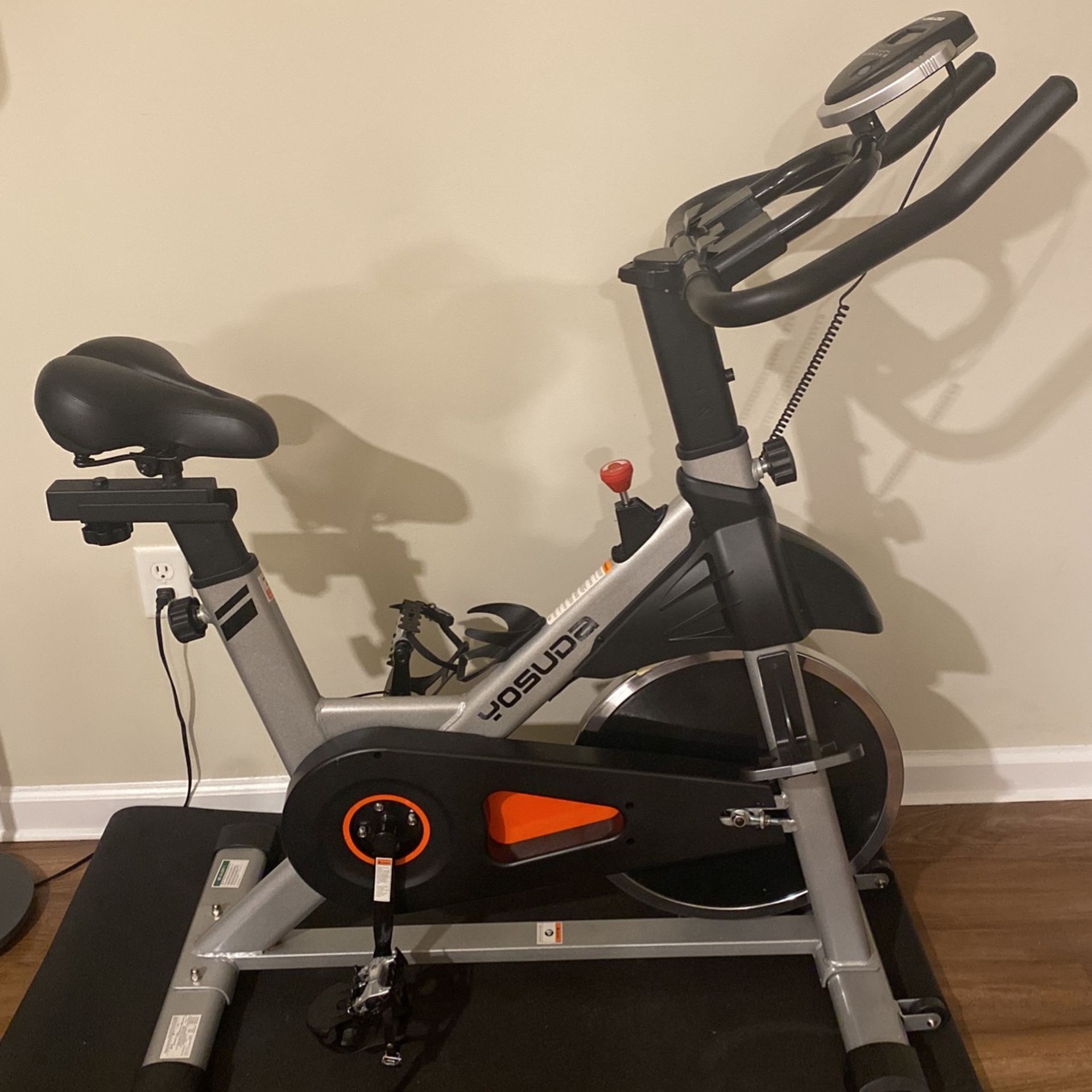Home Spinning (cycling) Bike Set (As New-Less Than 6 Months/Used Less Than 10 Times)