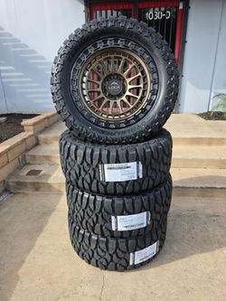 20" LOCK Mojave rime Gold/Bronze w- 33x12.50R20 Tires