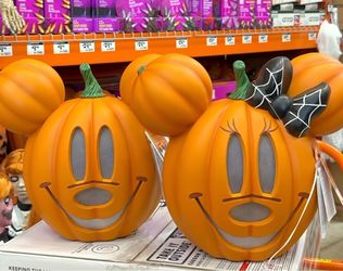 New Home Depot light up Mickey Minnie pumpkins