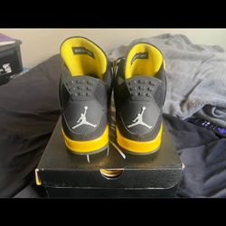 Jordan 4 Yellow Thunder 