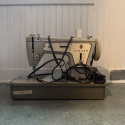 Refurbished Singer Sewing Machine 