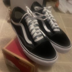 Vans Old Skool Black and White Size 9