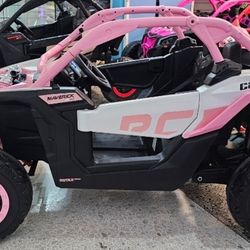 Canam with remote Control 4x4 leather seats double battery  EVA tires screen for videos and Bluetooth