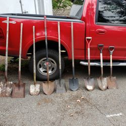 7 Shovels