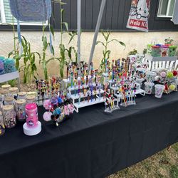 Hello Kitty Yard Sale 