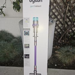 Dyson Gen5 Detect Cordless Stick Vacuum New 
