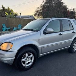 2000 Mercedes-Benz ML320 SUV - Salvage Title, Smog PASS! $2,000 OBO