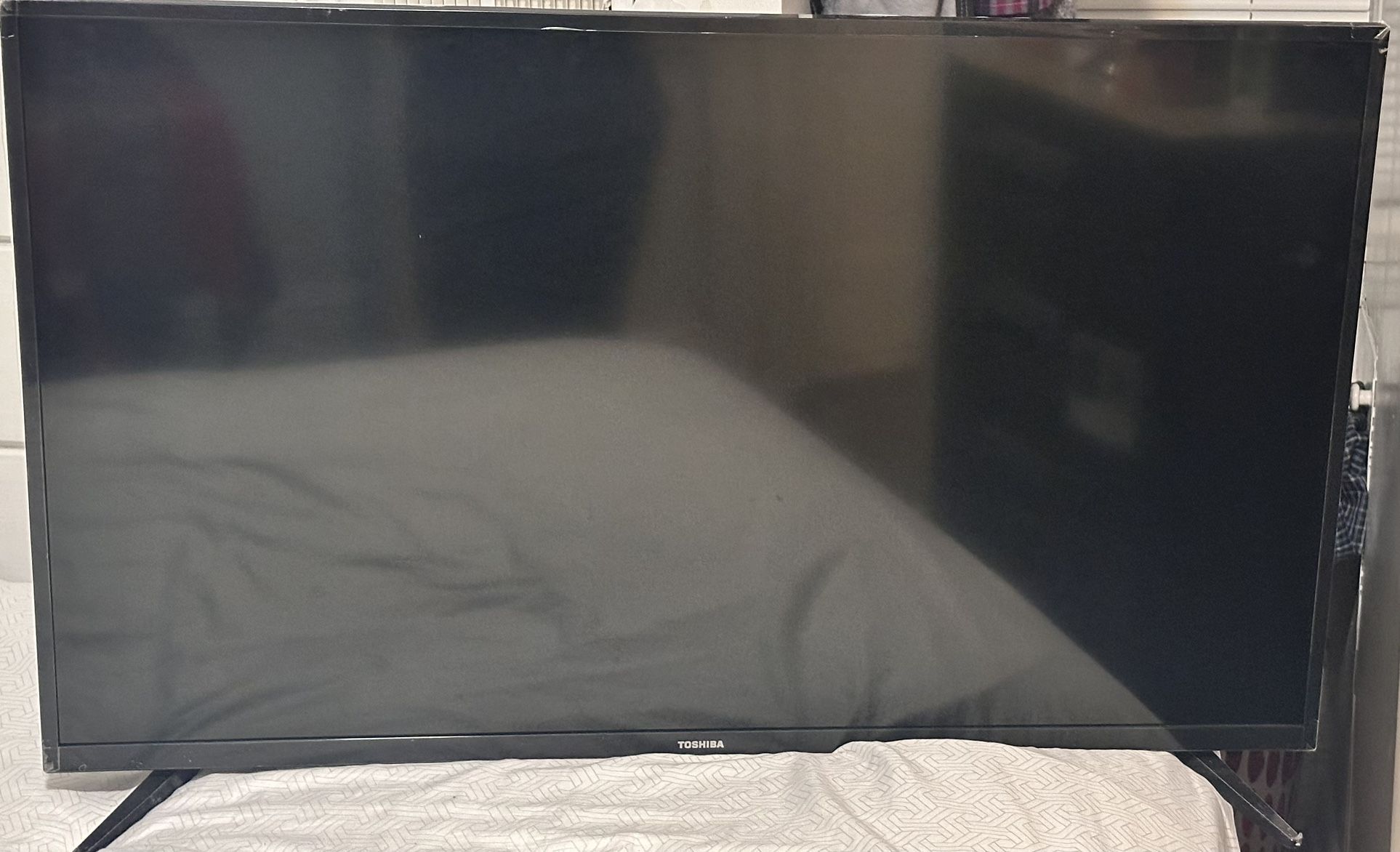 32 Inches.   Sumsang Tv 