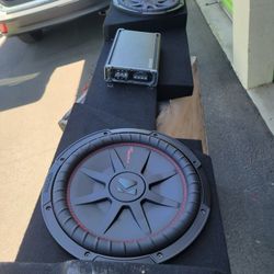 UNAS BOCINAS KICKER Y AMPLIFIER 