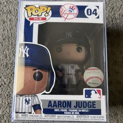 New York Yankees Aaron Judge Funko Pop #04 w/ Pop Protector 