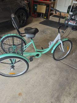 ADULT 24" 7-Speed TRICYCLE (Great Condition)