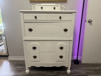 Chester drawer dresser