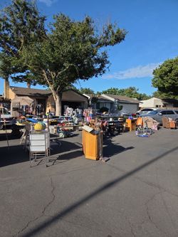 Yardsale Saturday 6/6 Sunday 6/7 2304 Shortline Ct Modesto