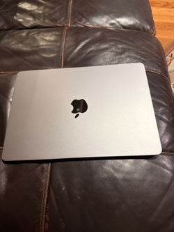 M2 Macbook Air 13 inch