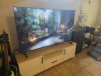 55" Vizio Smart TV – 4K Ultra HD HDR Display