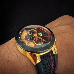 Scuderia Ferrari EVO Men’s Chronograph Watch w/ Original Box & Strap