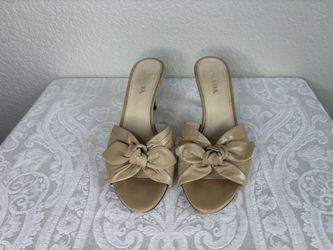 PRADA “Calzature Donna” Shoes, EU Size 37 (US 7)
