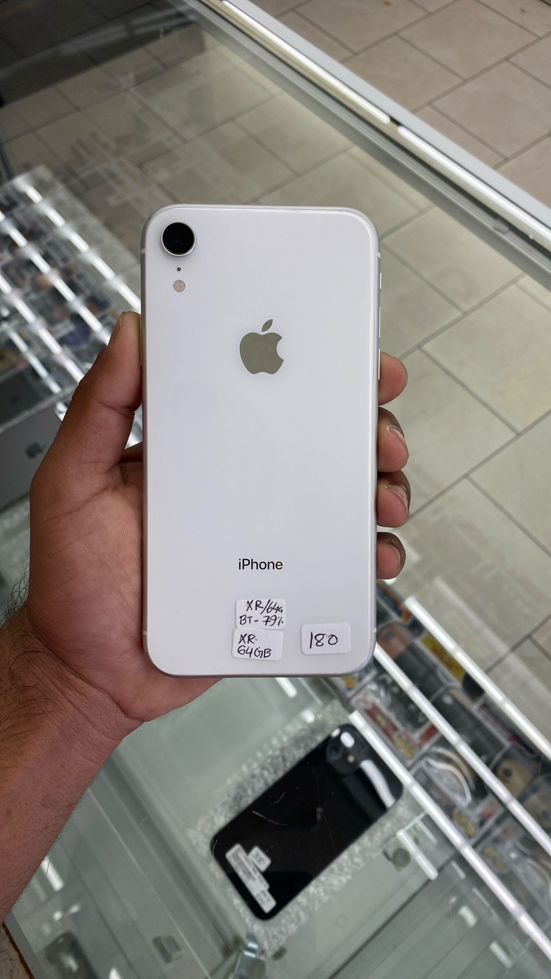 Apple iPhone XR 64 GB Factory Unlocked