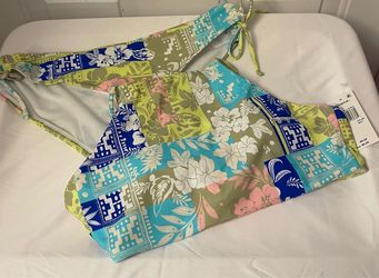 Brand new Juniors multi color 2 piece swimwear set size M/L