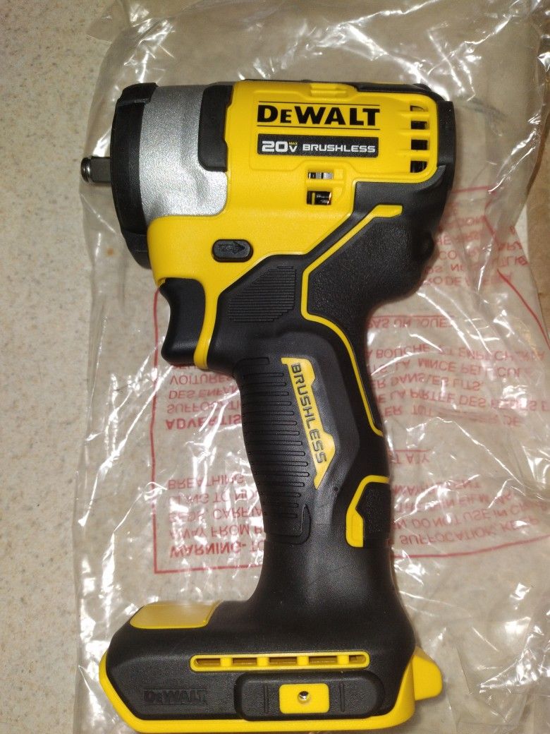Brand new ATOMIC DEWALT DCF913 20V MAX* 3/8" Impact Wrench with Hog Ring Anvil TOOl ONLY.