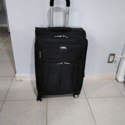 TRAVEL  SUITCASE BLACK