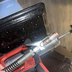 Milwaukee M18 2 Speed Grease Gun