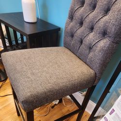 1 Bar Stool Chair