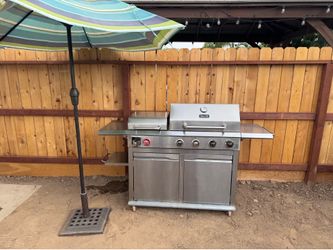 Dyna Glo gas grill
