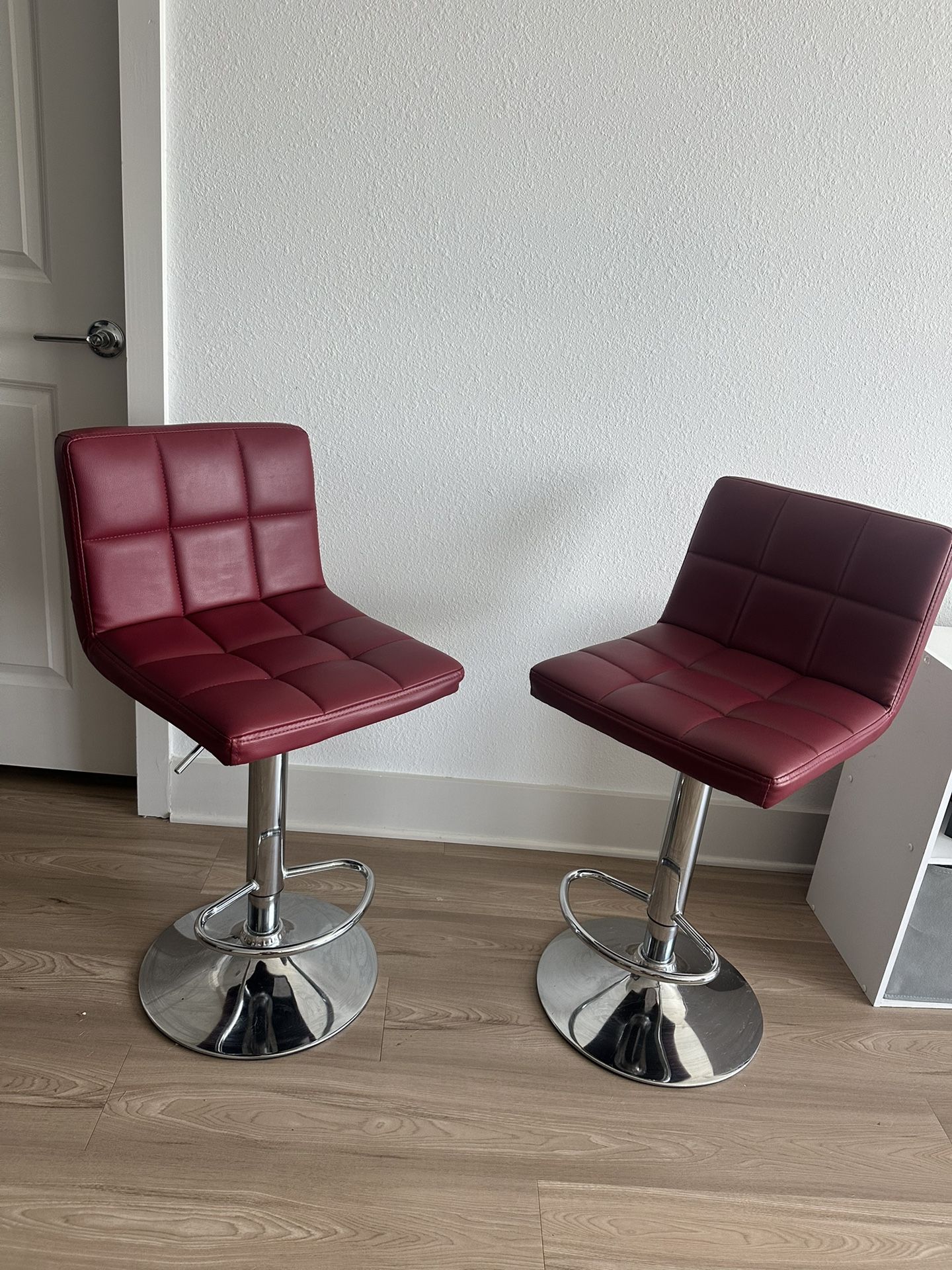 Furmax Bar Stools Modern Pu Leather Swivel Adjustable Hydraulic Bar Stool Square Counter Height Stool Set of 2 (Wine Red)